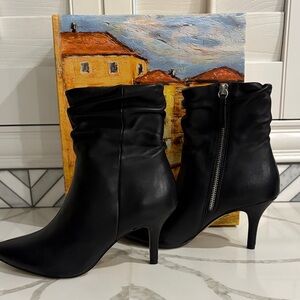 Bella Vita Black Heeled Boots